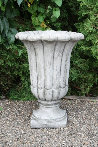KUV31 Tall Fluted Vase